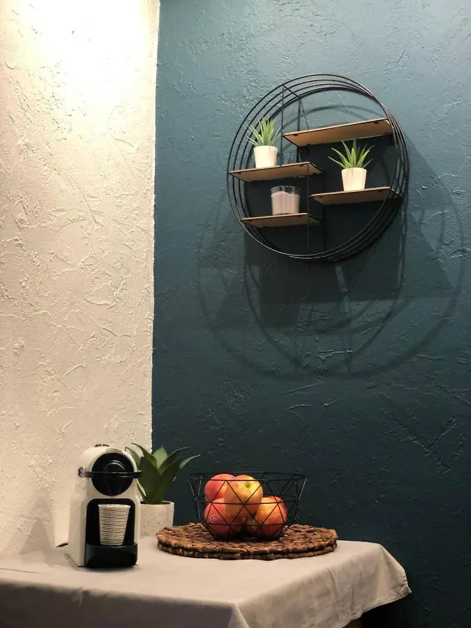 Studio vieil Antibes 0*,