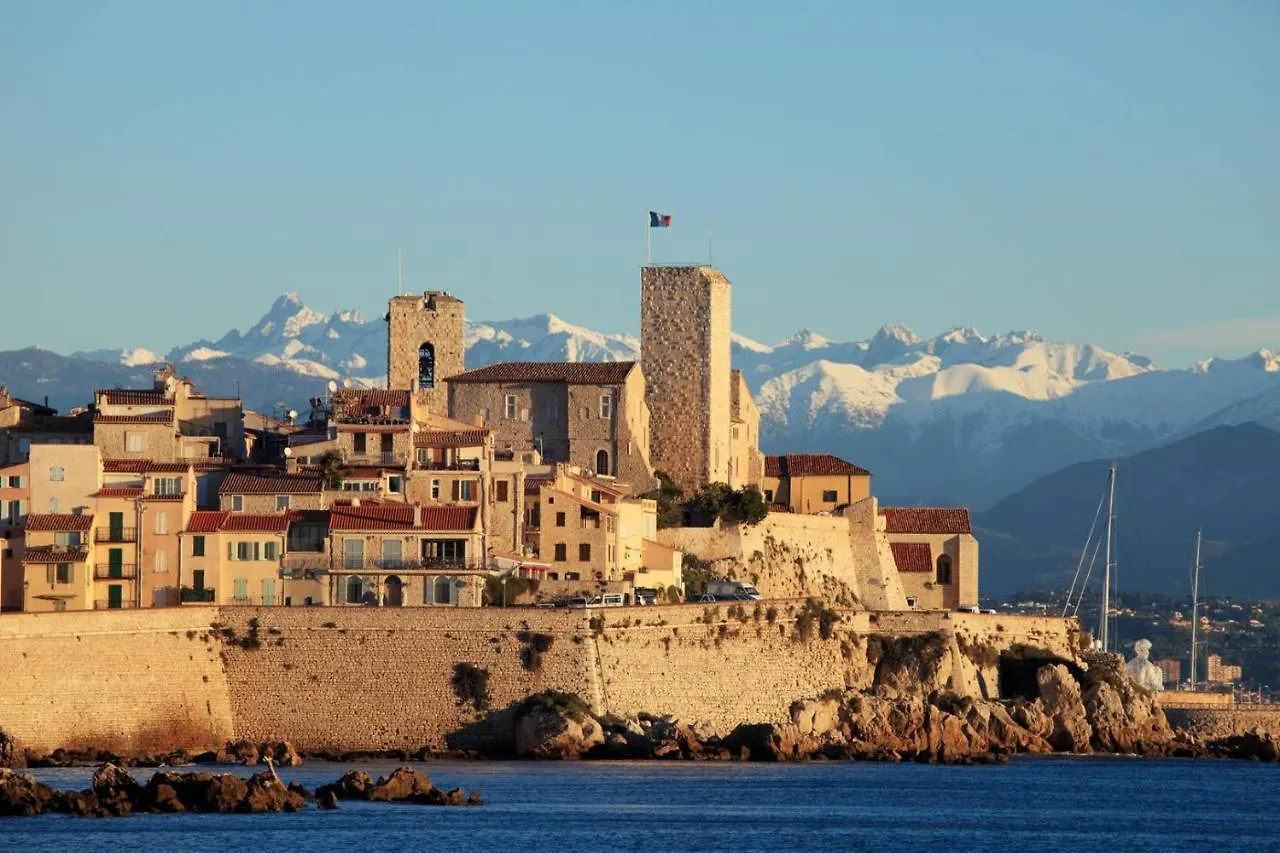 Studio vieil Antibes 0*,